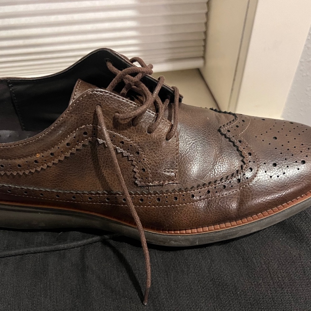 Van Heusen Preston, memory foam like new 10.5.